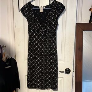 Black Sheath Midi Dress with V-Neck and Flutter Sleeves